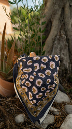 Petit foulard LÉOPARD bleu marine