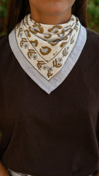 Petit foulard LÉOPARD écru & bleu ciel