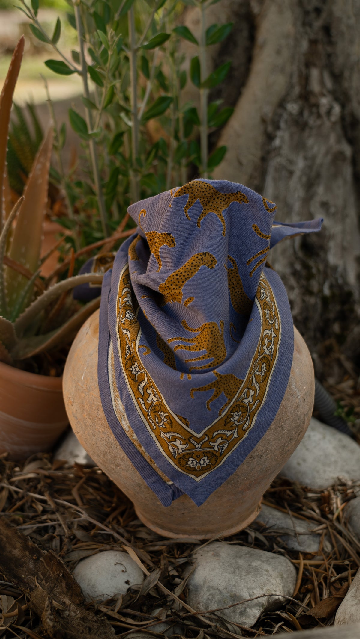 Petit foulard FAUVE Bleu Horizon