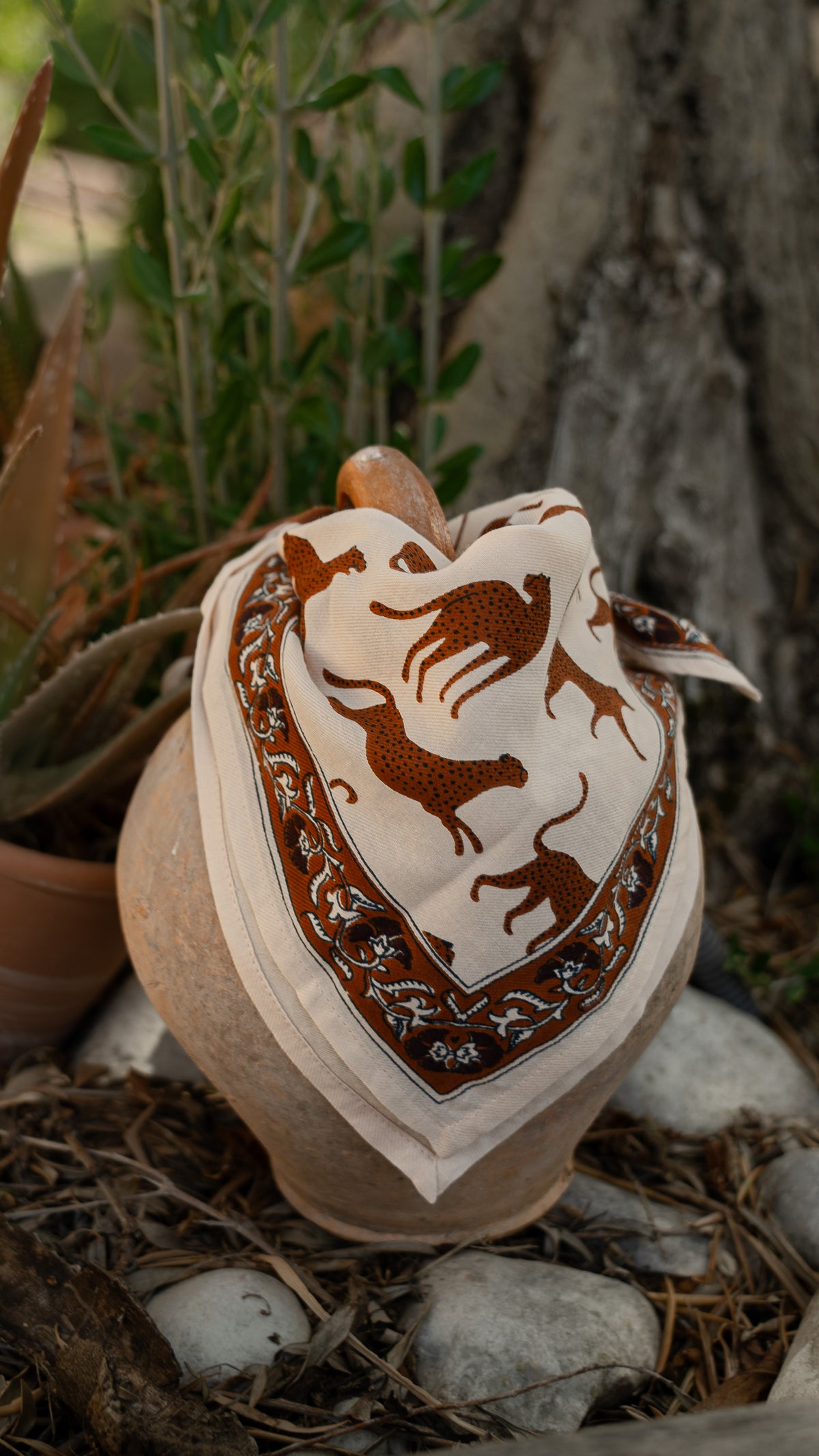 Petit foulard FAUVE latte